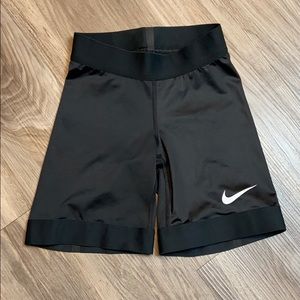 Women’s Nike compression shorts XS